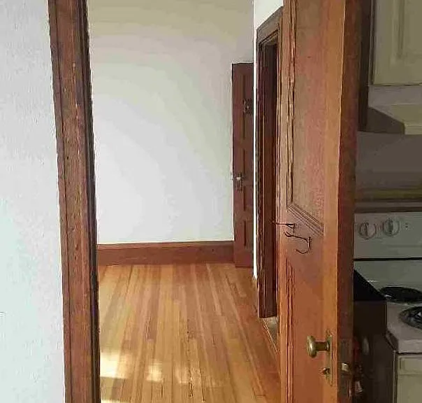351 14th St — Photo 17