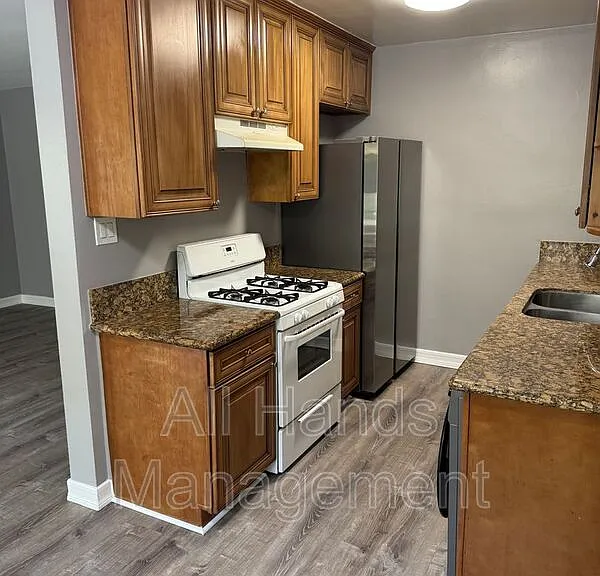 3025 E 5th St #1 — Photo 4