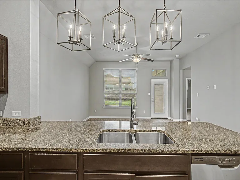 2134 Markley Dr — Photo 12