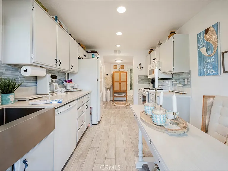 68 Corniche Dr #B — Photo 15