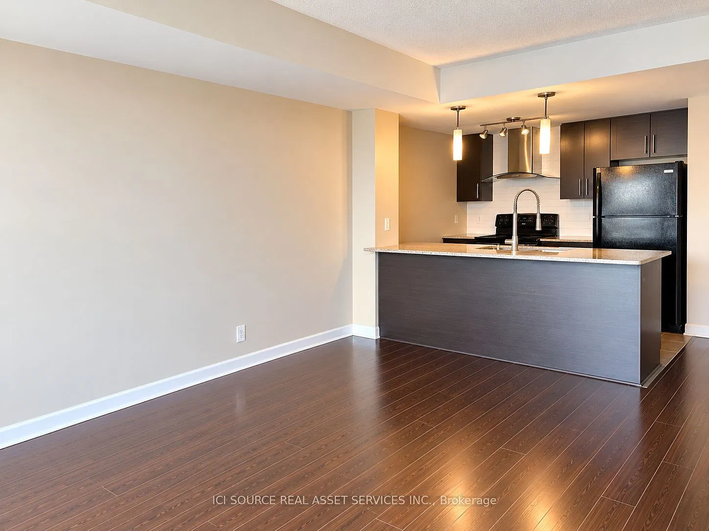 2 bed, $2,400 — Photo 2