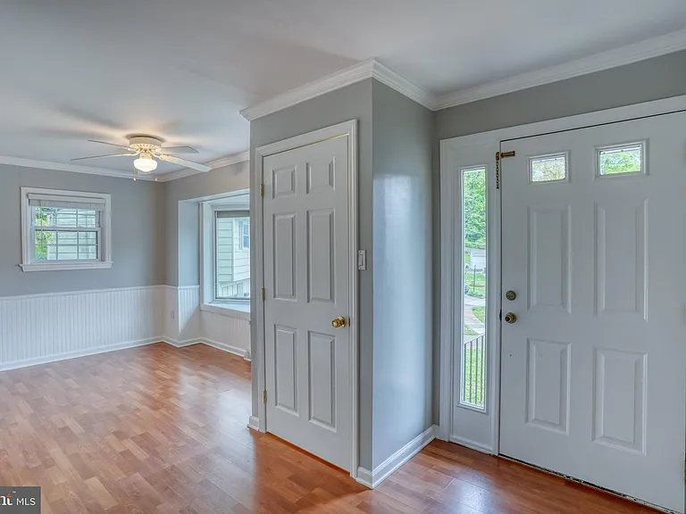 124 Hilldale Ct — Photo 12