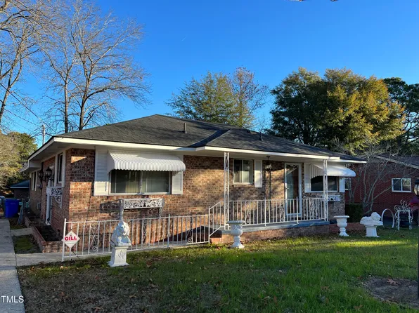 1854 Stanberry St, Fayetteville, NC 28301
