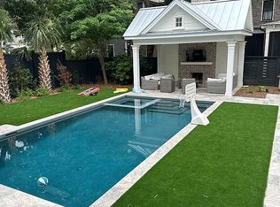 32 Montrose Rd, Mount Pleasant, SC 29464