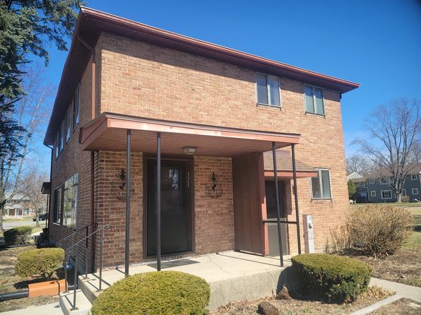321 Dogwood St, Park Forest, IL 60466