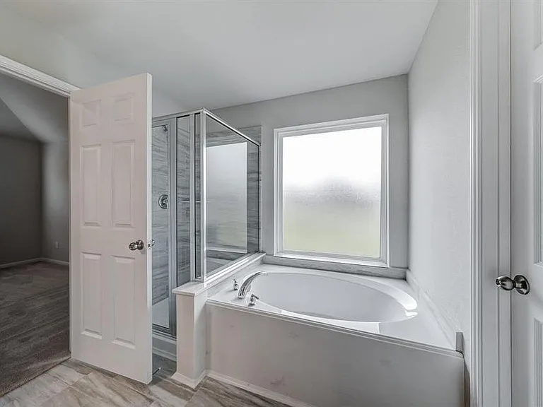 2702 Golden Hills Ct — Photo 17