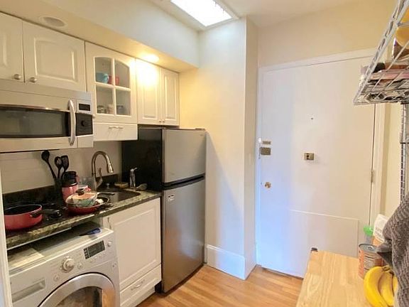 2nd image of 230 Newbury St #411