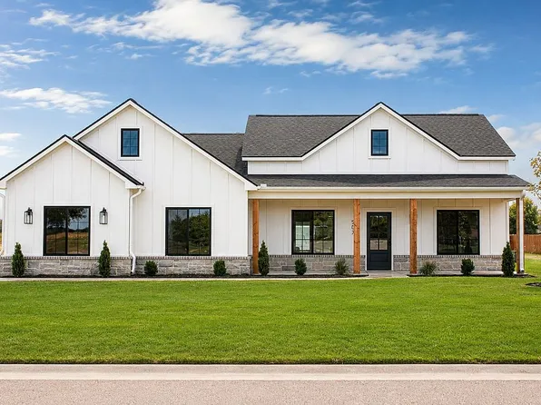 507 E Sterling St, Bentley, KS 67016