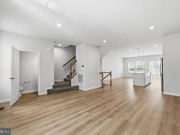 8718 Stevenson Ln — Photo 13