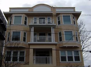 317 E Thomas St #1, Seattle, WA 98102