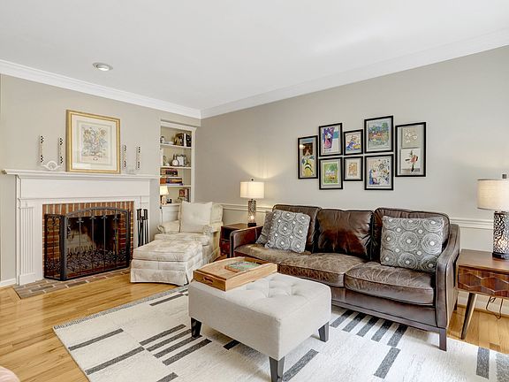 4th image of 1119 Michigan Ct