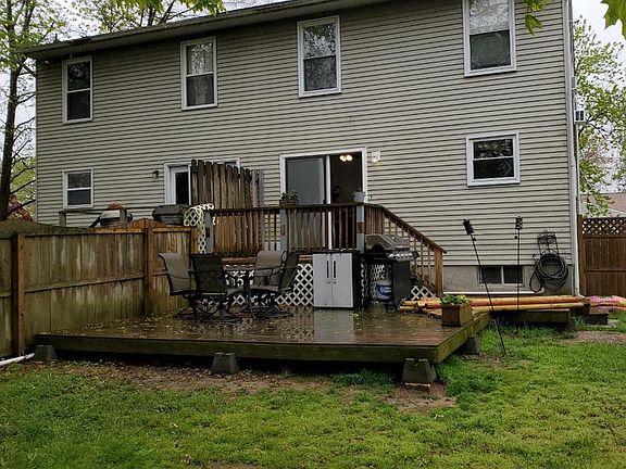 2nd image of 215 Palmetto Dr