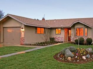 598 S Acacia Dr, Lemoore, CA 93245