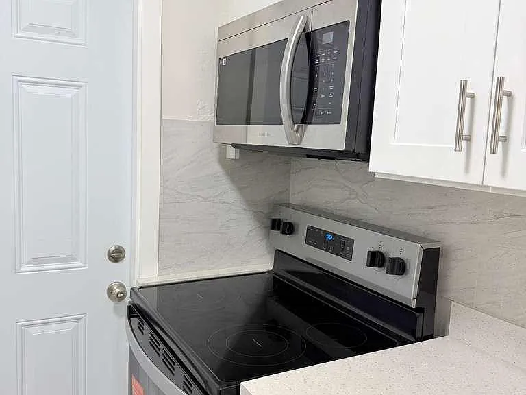 310 NE 78th St #3 — Photo 8