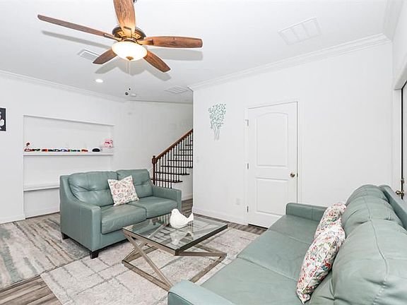 4th image of 2301 SW Barber Ln #2