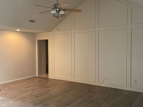 3rd image of 1304 S Leon Ave