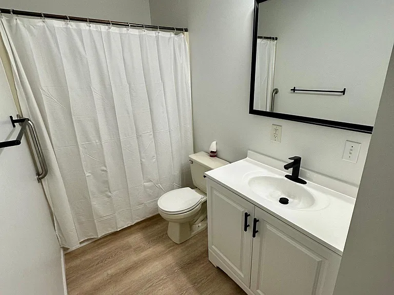 302 N McLaren St #1 — Photo 3