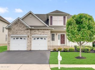330 Van Dusen Dr, Marlboro, NJ 07746