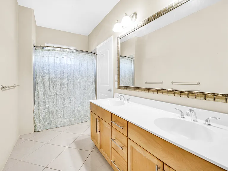 511 Manawai St #408 — Photo 10