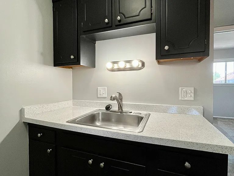 4415 Oakwood Blvd — Photo 4