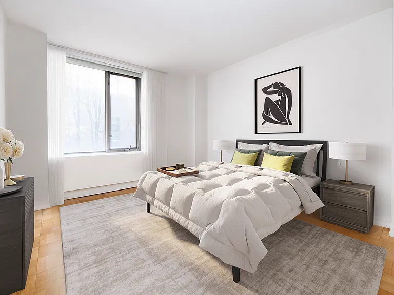 321 W 54th St #211 — Photo 5