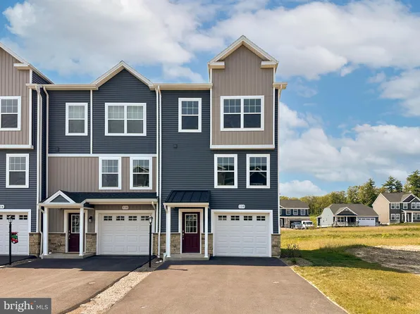 118 Dolomite Dr, Port Matilda, PA 16870