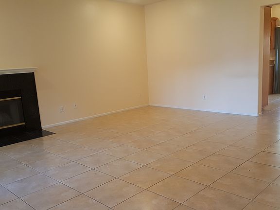 5th image of 11457 Whittier Ave