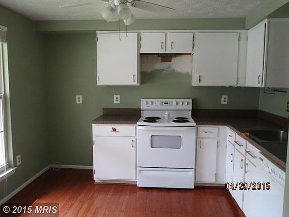 4th image of 1422 Medinah Ct