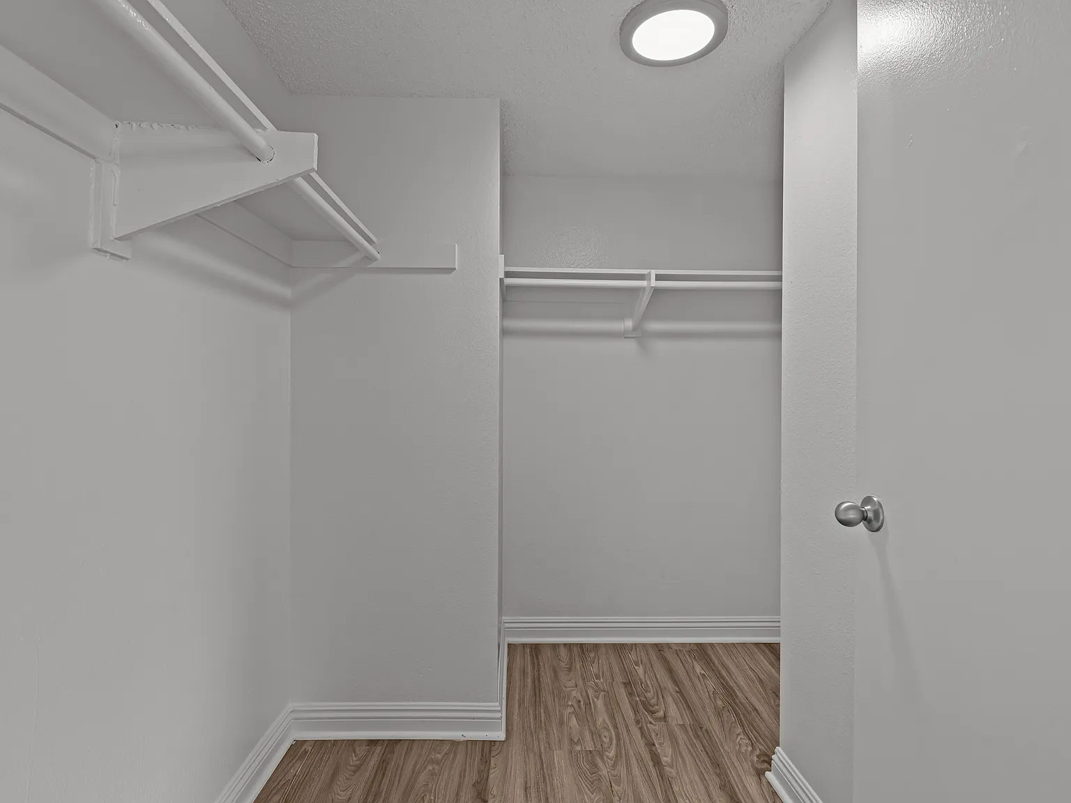 La Sierra Apartments — Photo 4