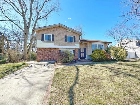 158 Root Avenue, Central Islip, NY 11722