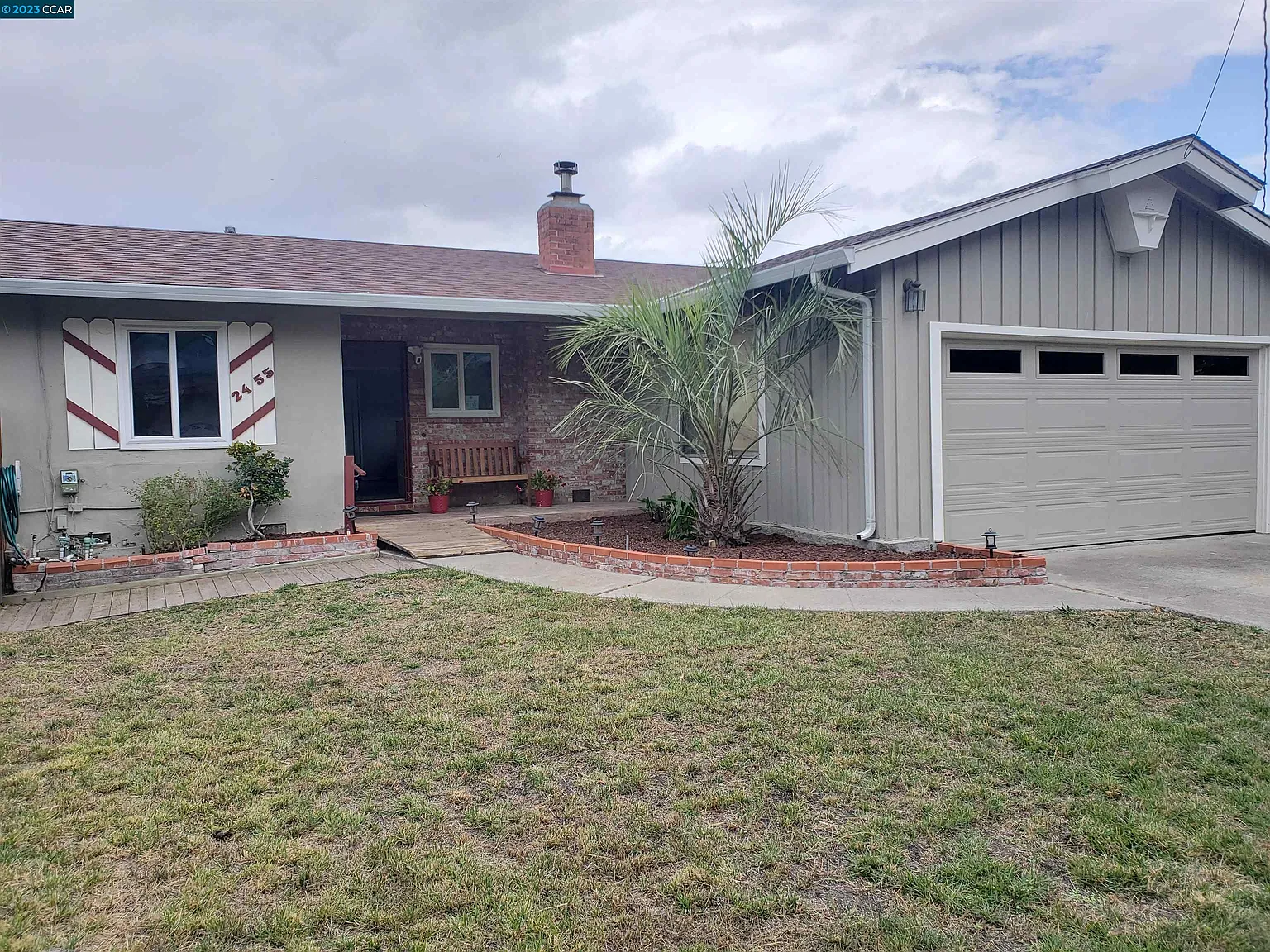 2455 Collins Ave photo 1
