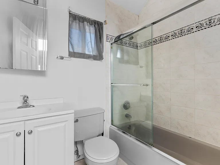 715 E Walnut St #2 — Photo 12