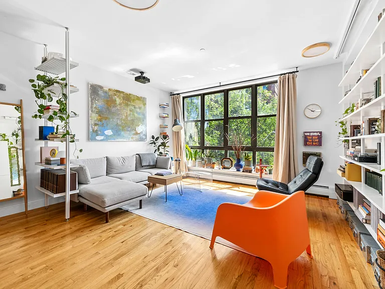 243 8th St #3R — Photo 3