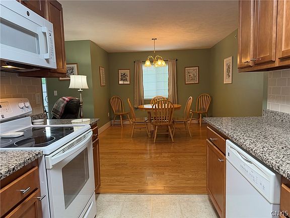 5th image of 1413 Landrush Way