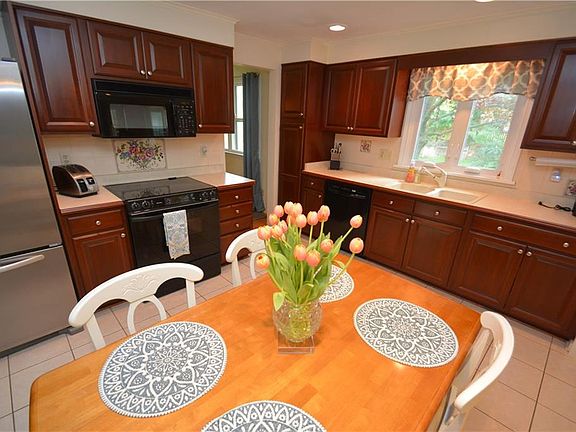 4th image of 35 Kitty Hawk Dr