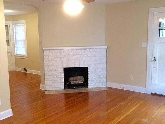 4th image of 296 E 270th St