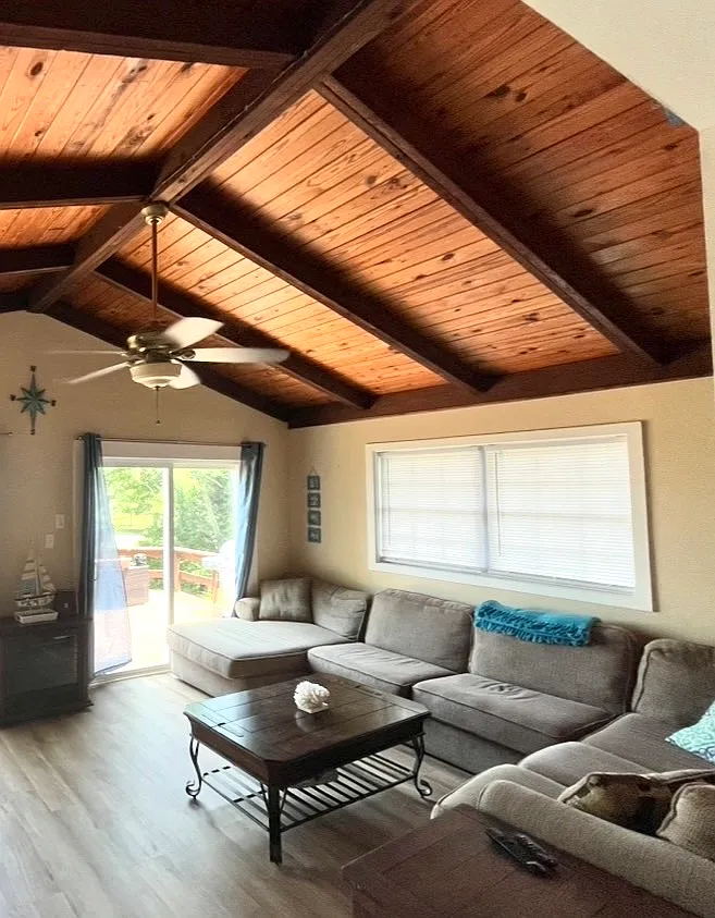 3 bed, 1200 sqft, $2,000 — Photo 2