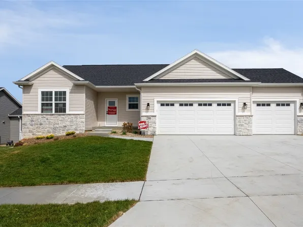 7502 Country Brook Dr NW, Cedar Rapids, IA 52405