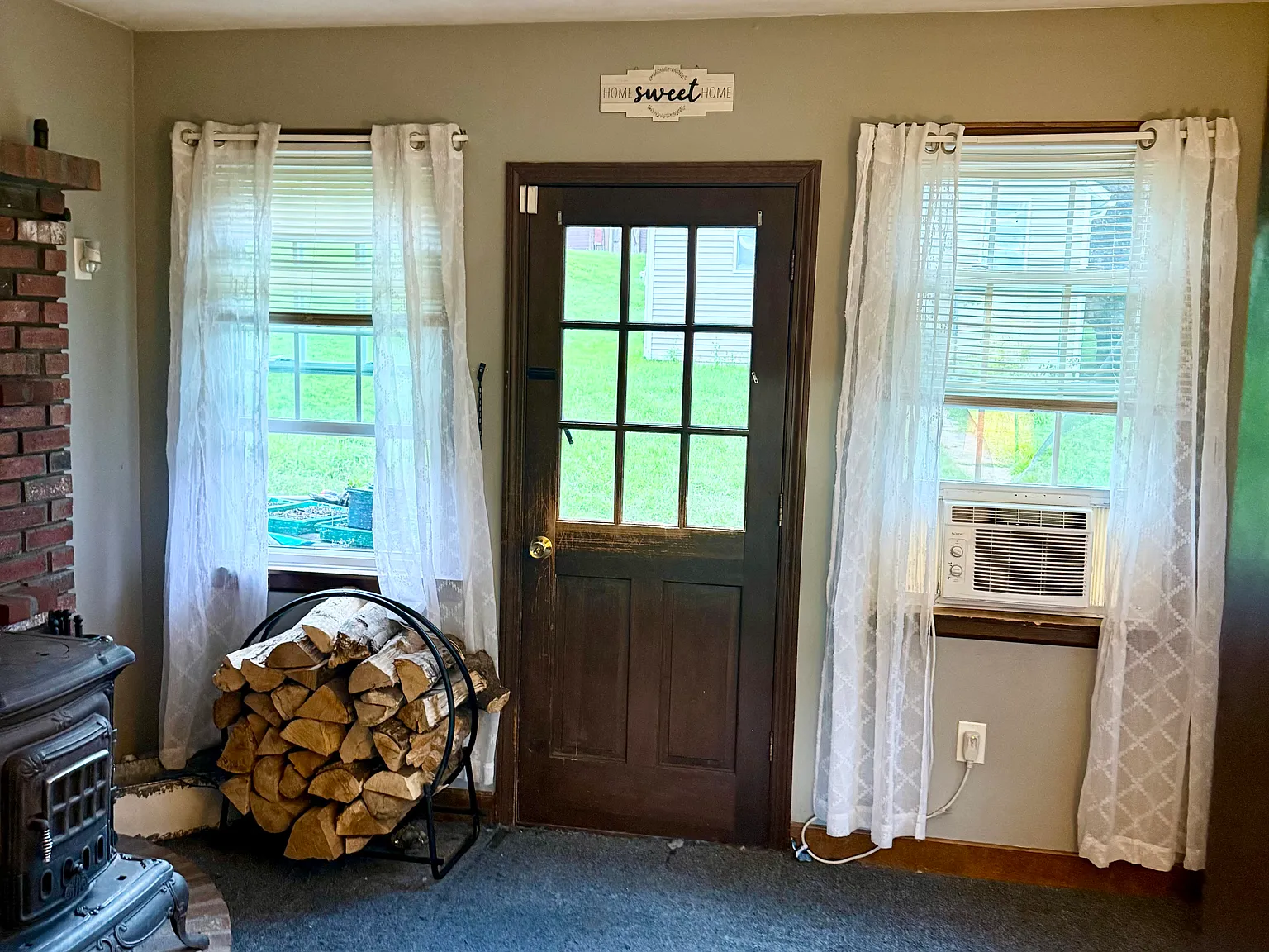 3 bed, 1.5 bath, 1326 sqft, $3,000 — Photo 2