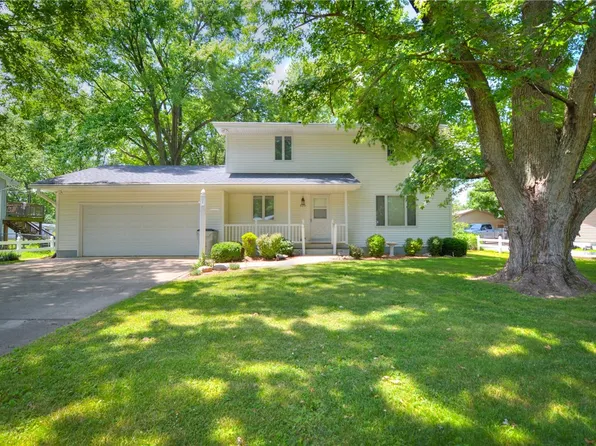 325 S Durfee St, Warrensburg, IL 62573