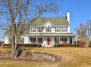 342 Still Water Ct, Dousman, WI 53118