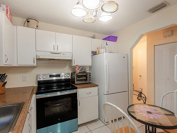 3rd image of 2019 NW 55th Terrace