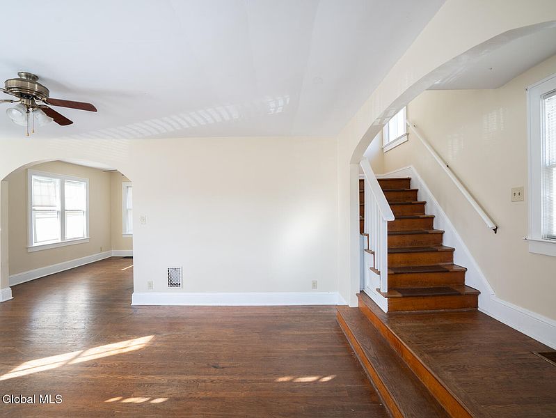 5th image of 2107 Burdett Avenue