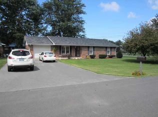 9 Sheila Dr, Campbellsville, KY 42718