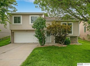 17212 Taylor St, Omaha, NE 68116