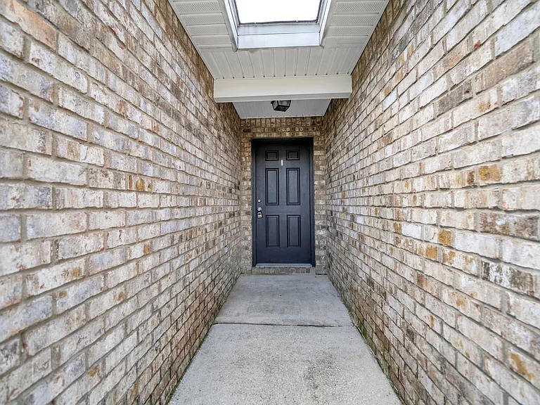 4924 Kensington Ln — Photo 3