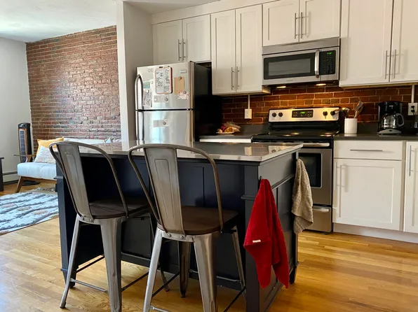 178 North St APT 4, Boston, MA 02113