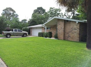 673 Golf Course Dr, Fort Walton Beach, FL 32547
