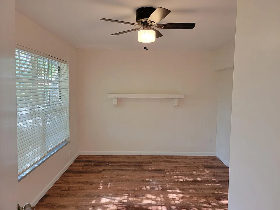 550 SW 38th Ter #0