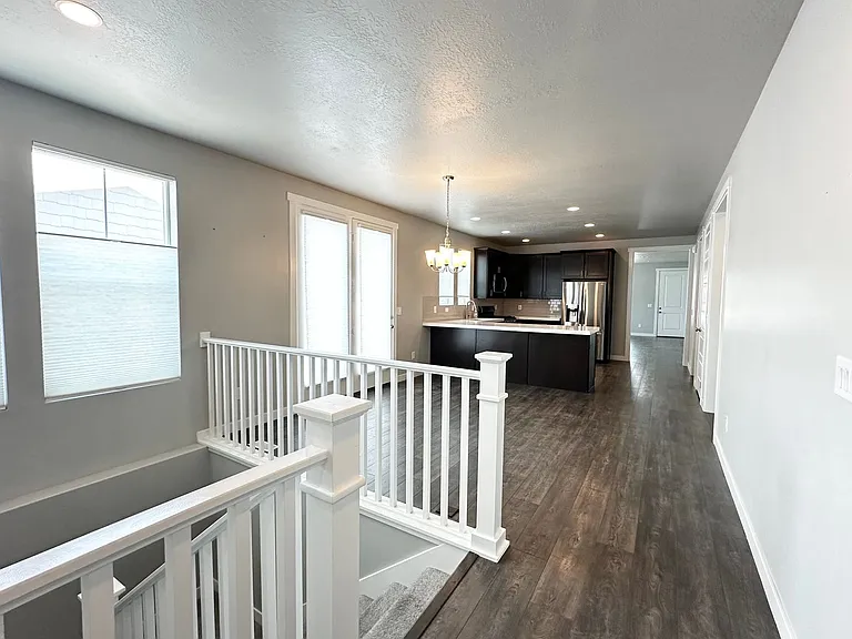 5042 W Willow Way — Photo 8